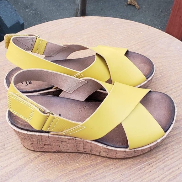 Clarks Shoes - Clarks wedge sandal